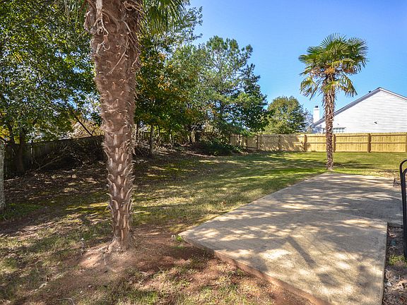 5th image of 3557 Courtfield Trce NE