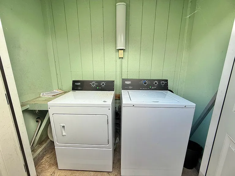 48 Ihe Pl — Photo 19