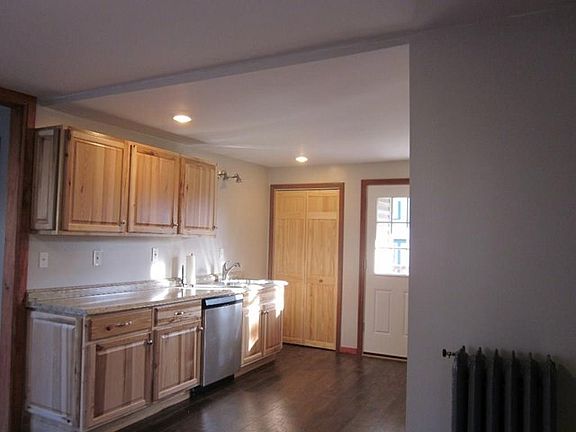 5th image of 14 Howe St