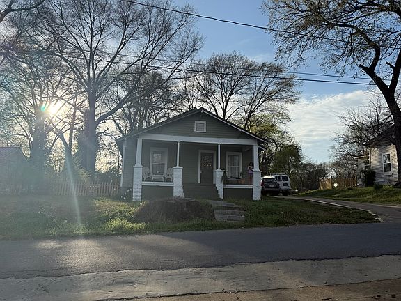 3rd image of 1009 Avenue D NW