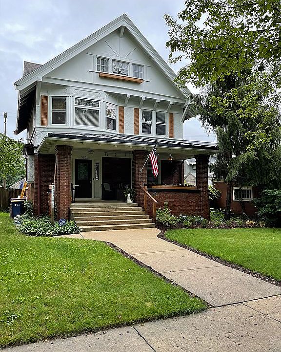 1st image of 372 Benjamin Ave SE