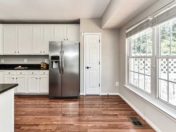 5th image of 6207 Toledo Pl