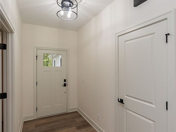 4th image of 396 Reserve Ave