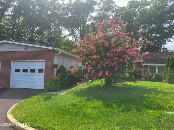 55E Buckingham Drive, Lakewood, NJ 08701