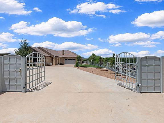 2nd image of 33 N Estrellas Rd