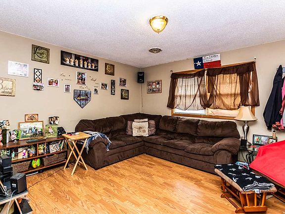 3rd image of 211 S Turtle Creek Dr