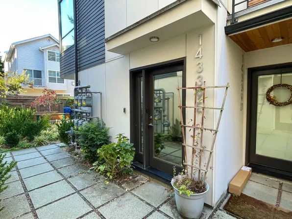 14339 Stone Ave N Unit E, Seattle, WA 98133