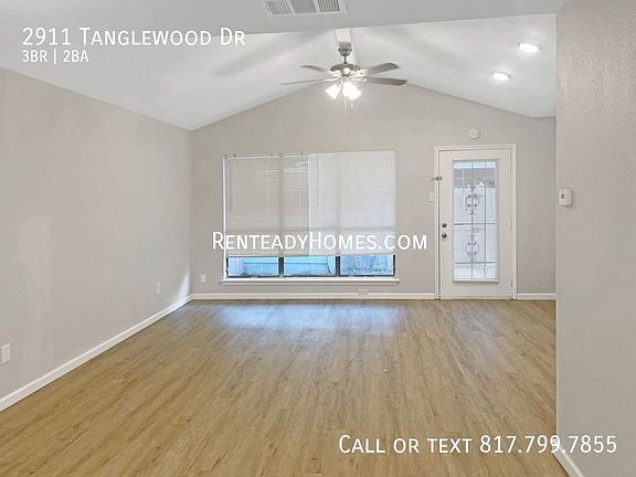 2nd image of 2911 Tanglewood Dr