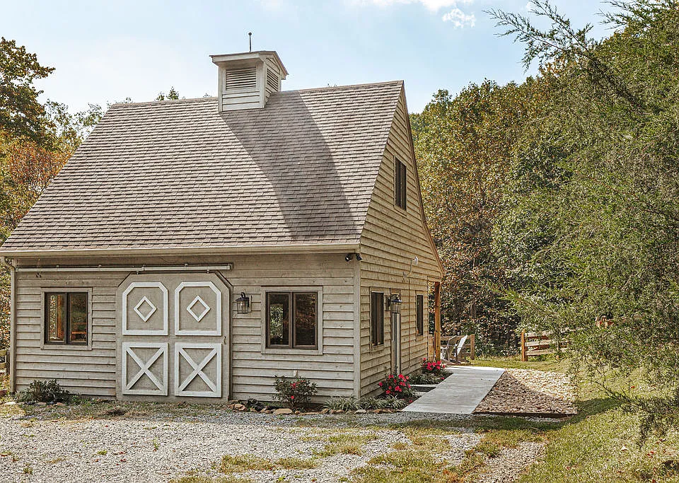 161 Wood House Ln