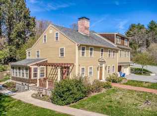 1 Stephen Lane Dr, Bedford, MA 01730