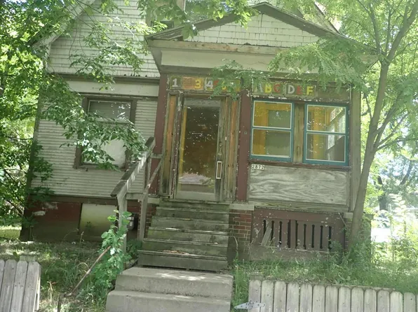 2872 N 21st St, Milwaukee, WI 53206