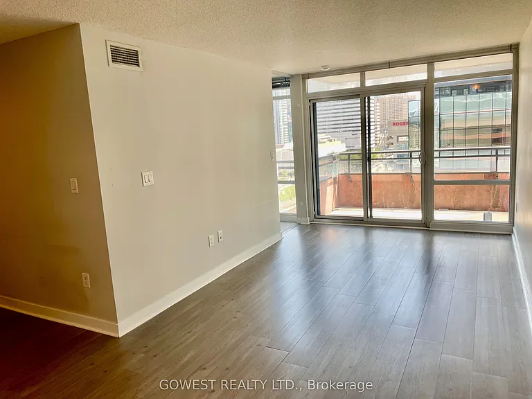4K Spadina Ave #1507 — Photo 5