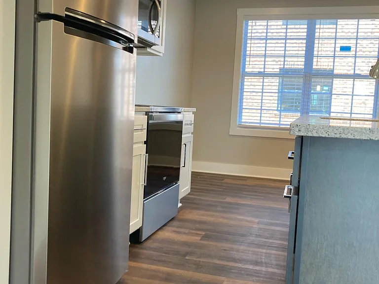 82 Saint James Ct — Photo 13