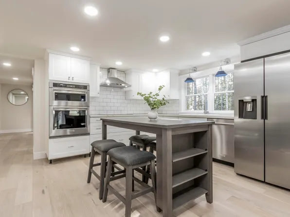 86 Middle Bay Road, Brunswick, ME 04011