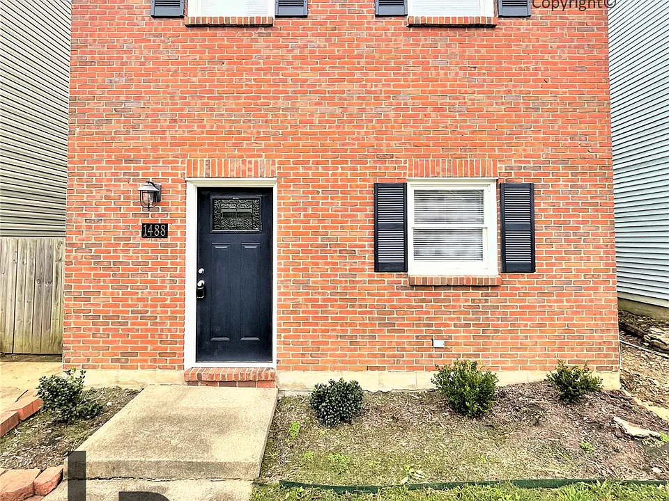 1488 Deer Lake Cir