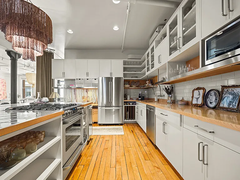 284 Lafayette St #5D — Photo 9