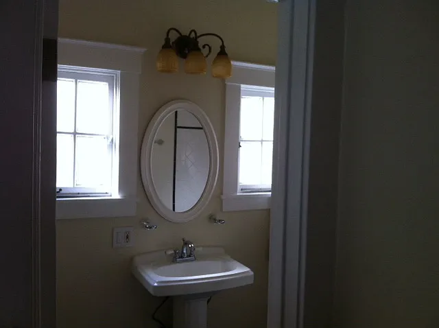 938 E Appleton St — Photo 9