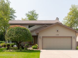 1108 Hidden Lake Dr, Buffalo Grove, IL 60089