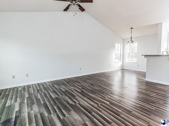 4th image of 25 Sweet Thorne Cir