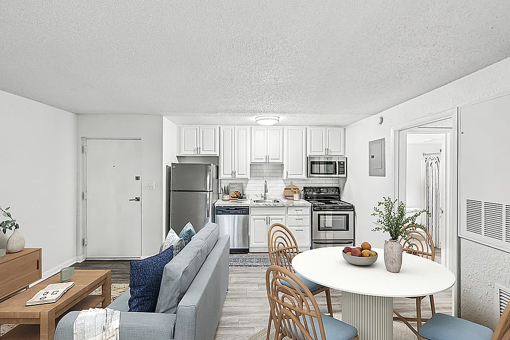 Liv at Winter Park Apartment Homes — Photo 3