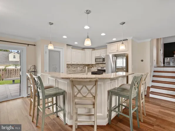 6 Baylor Rd, Glen Burnie, MD 21061