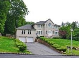 119 S Powdermill Rd, Morris Plains, NJ 07950