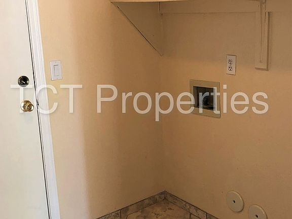 5th image of 1463 W Goldfinch Way
