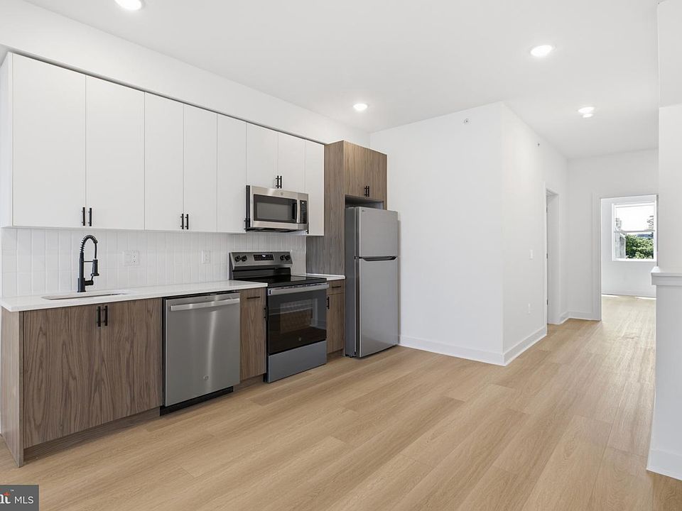 1st image of 3931 Fairmount Ave #2