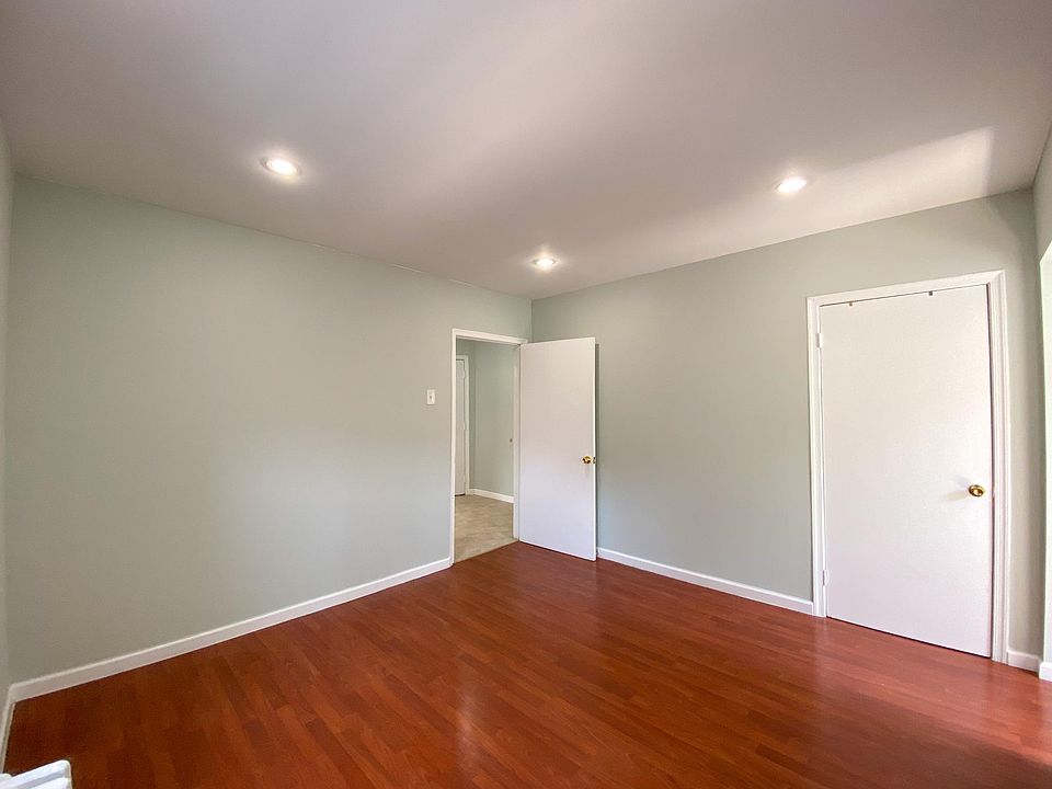 Bedroom #1