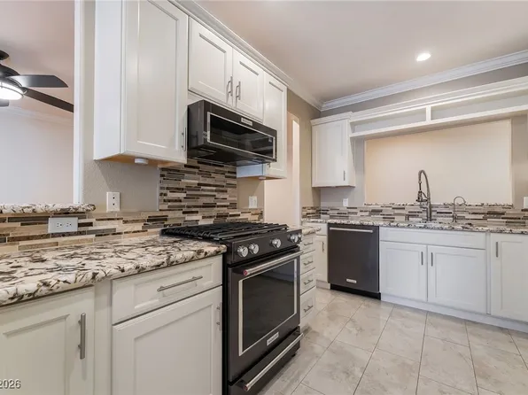 2050 W Warm Springs Rd Unit 2024, Henderson, NV 89014