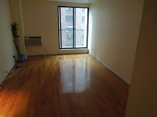 Rented by Fleet Realty | media 33