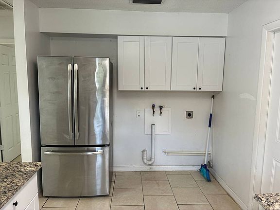 4th image of 733 Pineville Ln