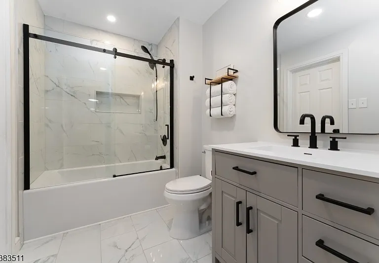 65 Hampshire Dr — Photo 14