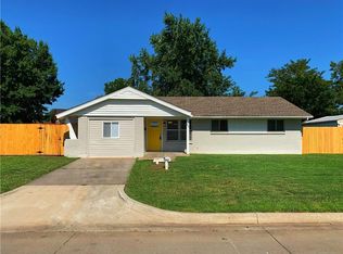 984 NW 5th St, Moore, OK 73160