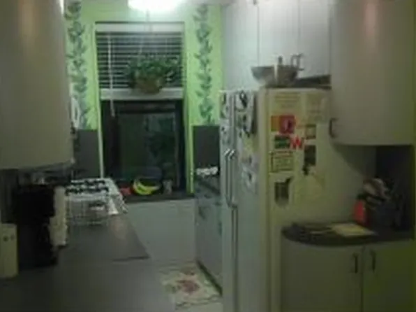 2271 Knapp Street image 1 of 3