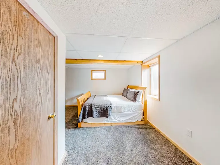 1925 E Mitten Lake Ln — Photo 7