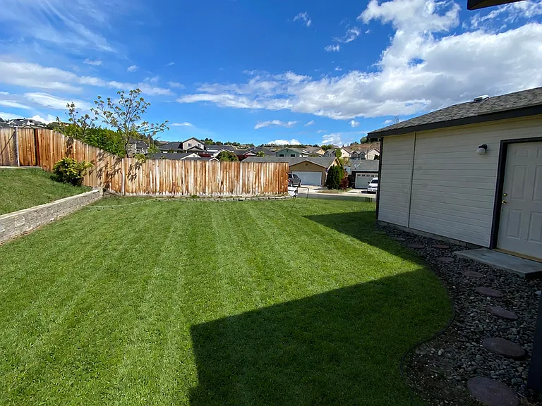400 N 75th Ave — Photo 15