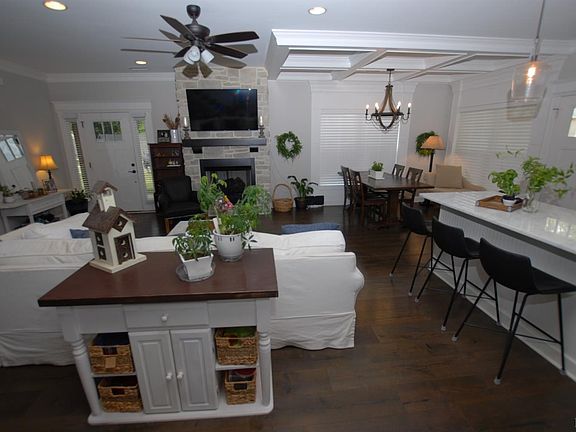 4th image of 1063 Tori Ct