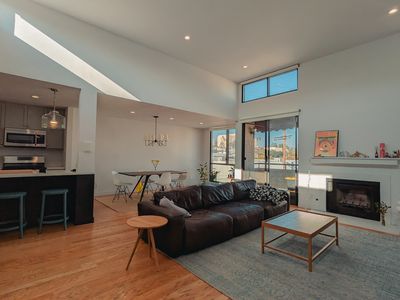(Undisclosed Address), Los Angeles, CA, 90025