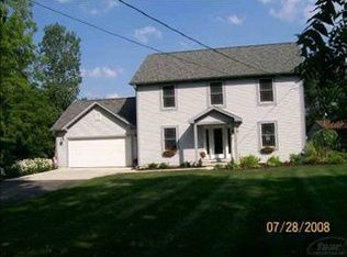 1005 State Rd, Fenton, MI 48430