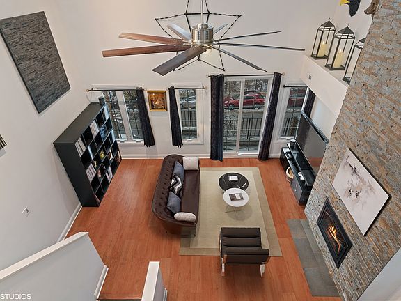 5th image of 1467 W Erie St #3