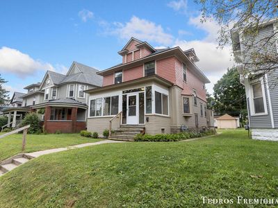 1318 Wealthy St SE, Grand Rapids, MI, 49506