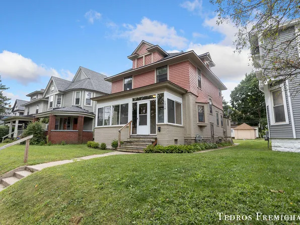 1318 Wealthy St SE, Grand Rapids, MI 49506