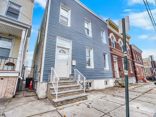 318 S 7th St #1, Elizabeth, NJ 07202