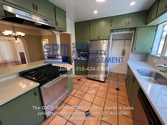 3rd image of 1547 S Hayworth Ave #154S