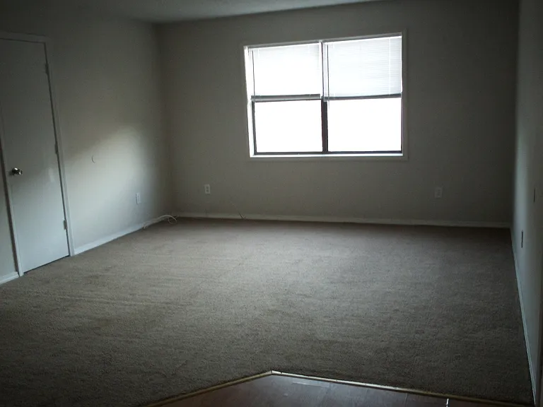 100 Walnut Grove Rd — Photo 5