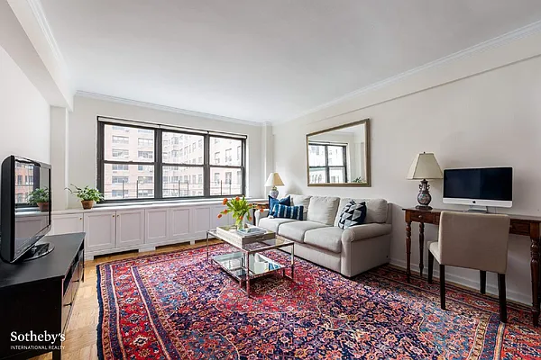 Sold by Sotheby's International Realty | media 14