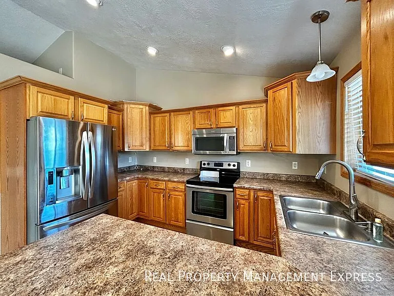 7636 S Rose Crest Ct — Photo 3