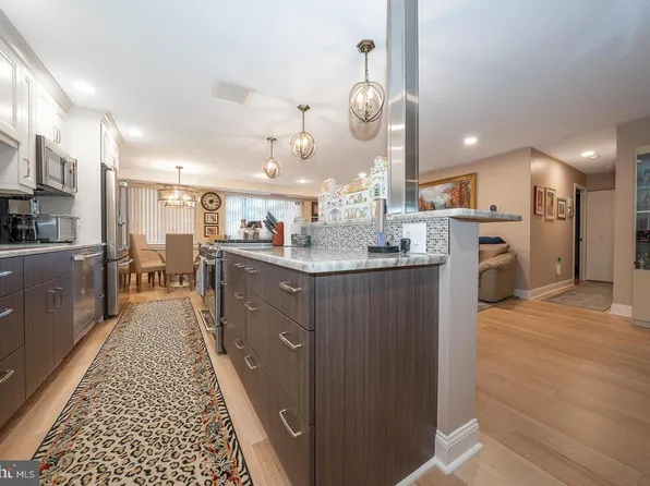1637 Oakwood Dr APT S114, Narberth, PA 19072