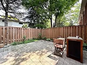 20 Porterfield Cres — Photo 15